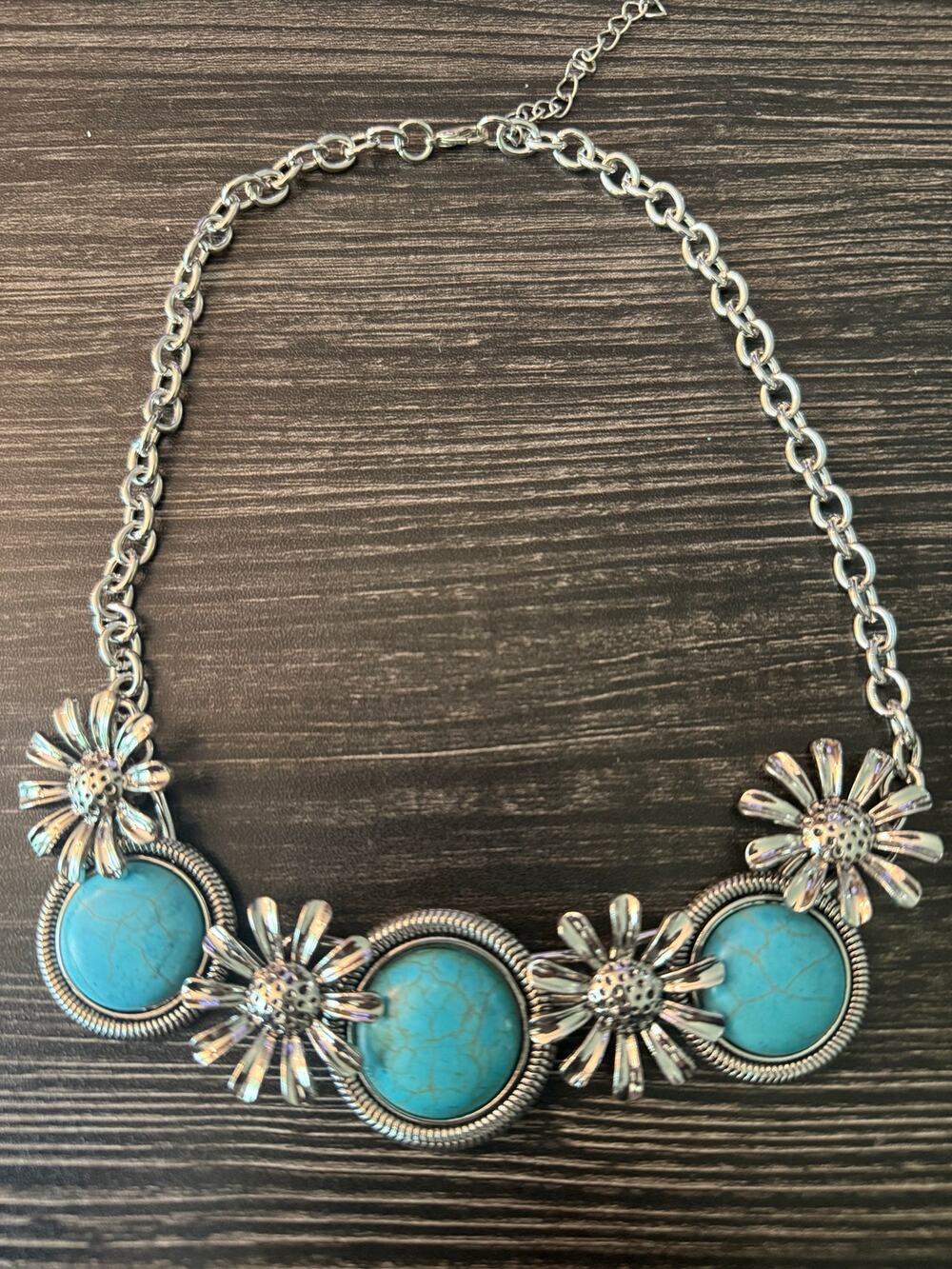 Paparazzi Cowboy Casanova Adorable Flower Necklace